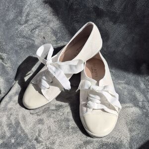 Talbots Women's 7 Canvas with Ribbon Tie Sneaker